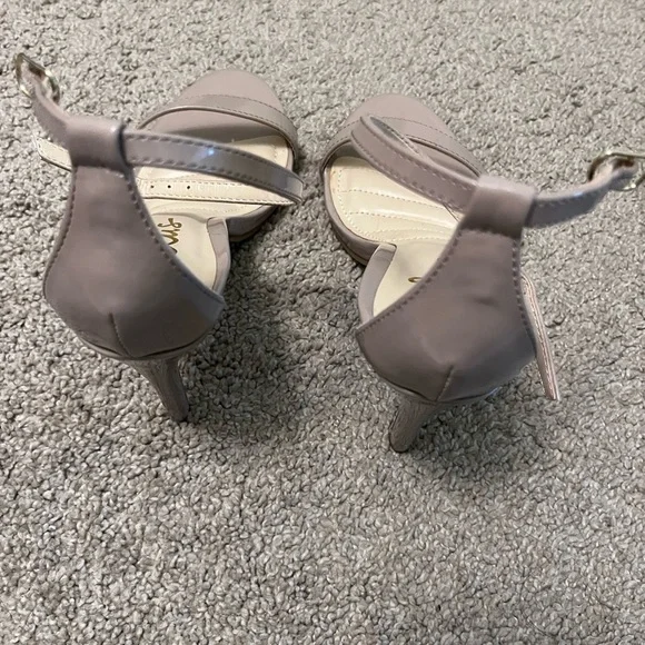 Lulu's Women's Taupe Strap Heels - Picture 3 of 7